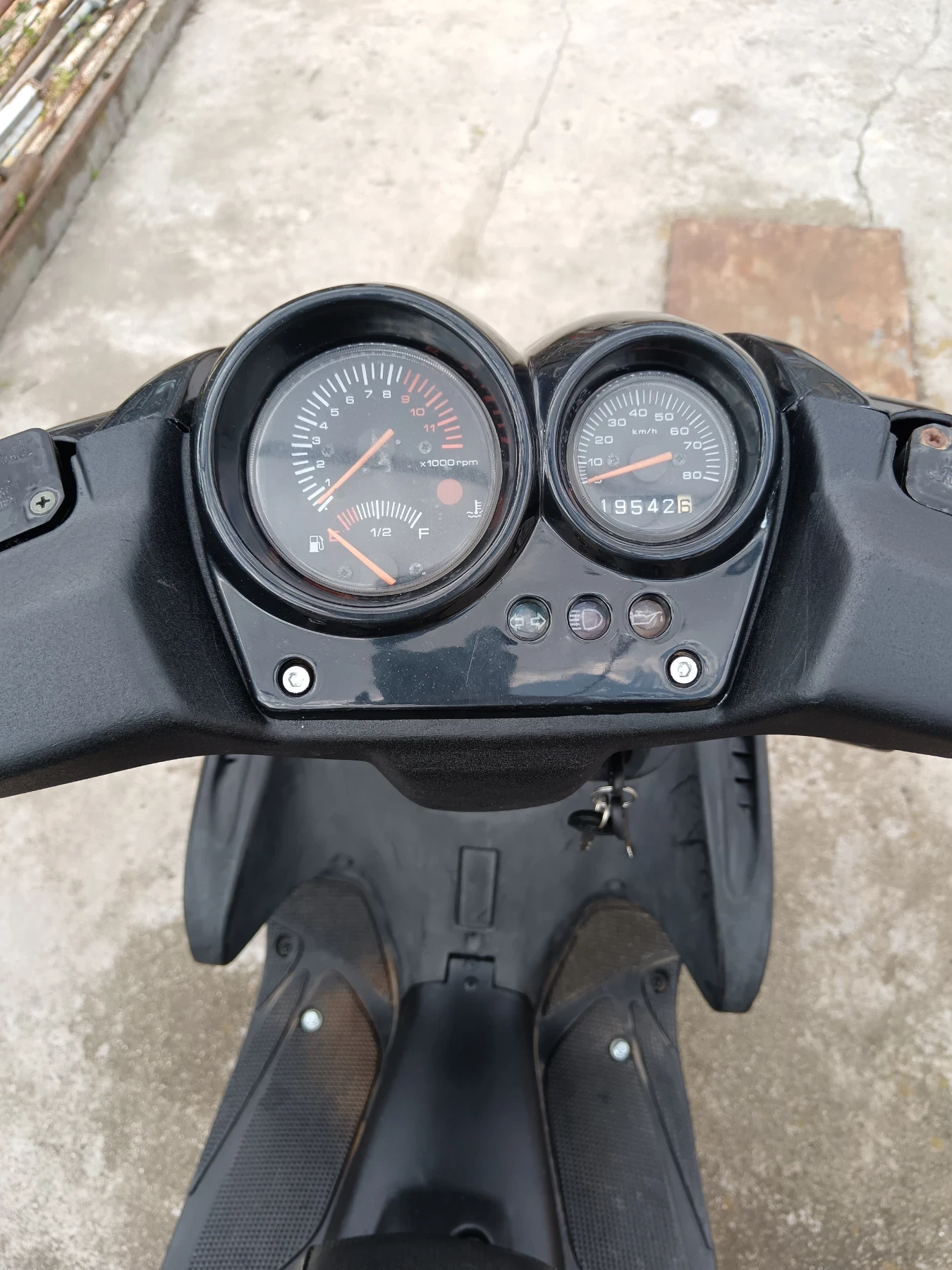 Yamaha Aerox 50cc, снимка 9 - Мотоциклети и мототехника - 54271834