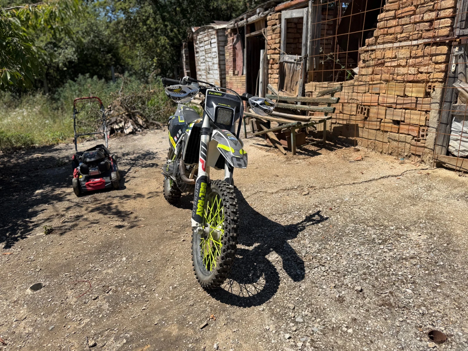 Husqvarna 350, снимка 2 - Мотоциклети и мототехника - 55502849