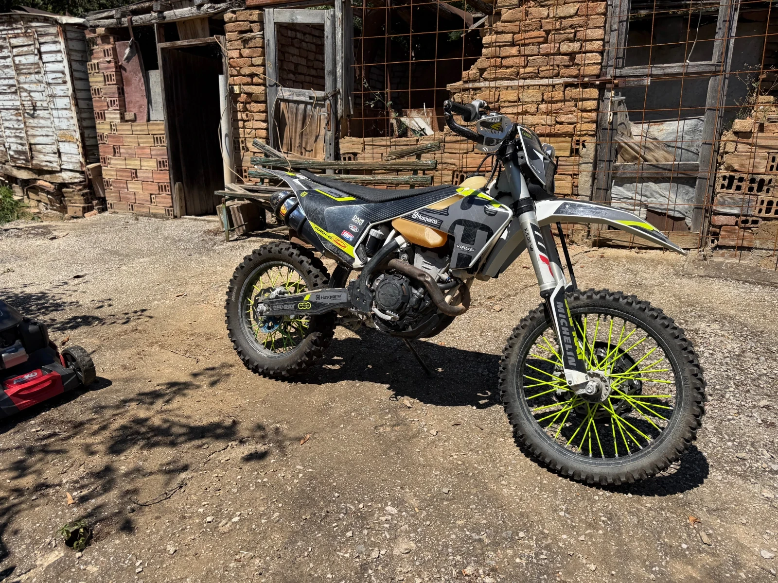 Husqvarna 350, снимка 3 - Мотоциклети и мототехника - 55502849