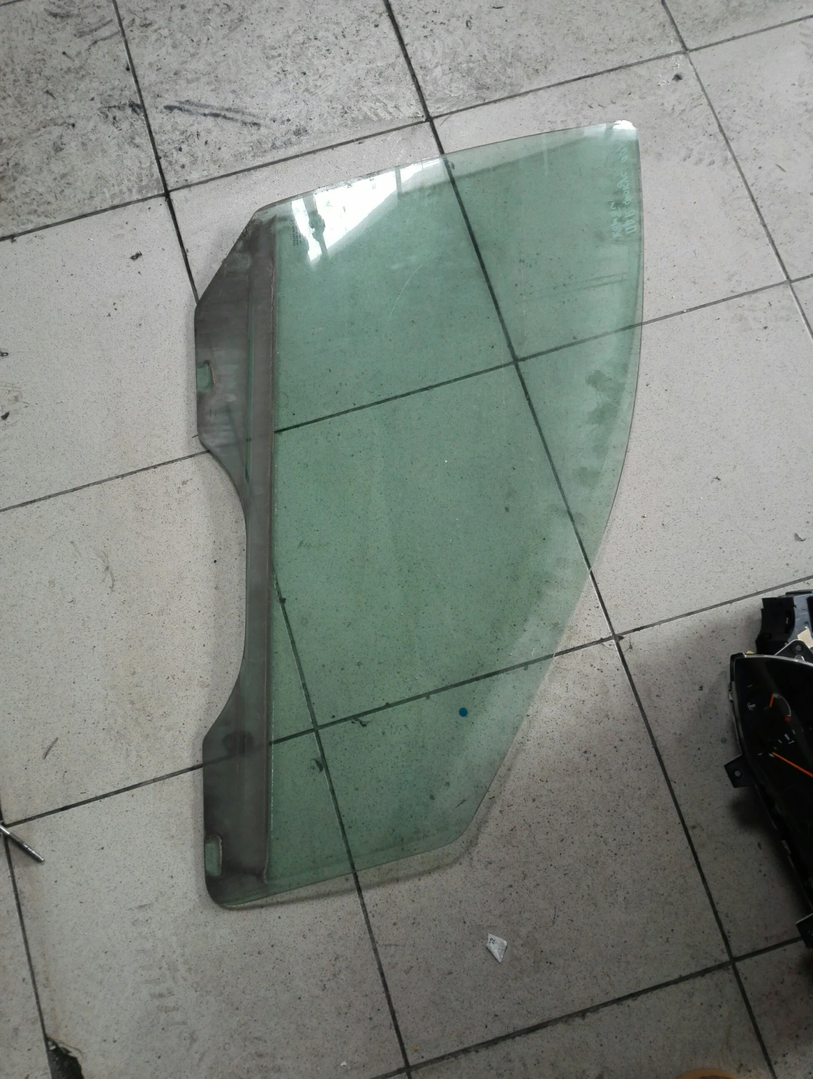 ������ ������ ����� ���� ����� ����� 1.8���� | Mobile.bg � ����������� 1