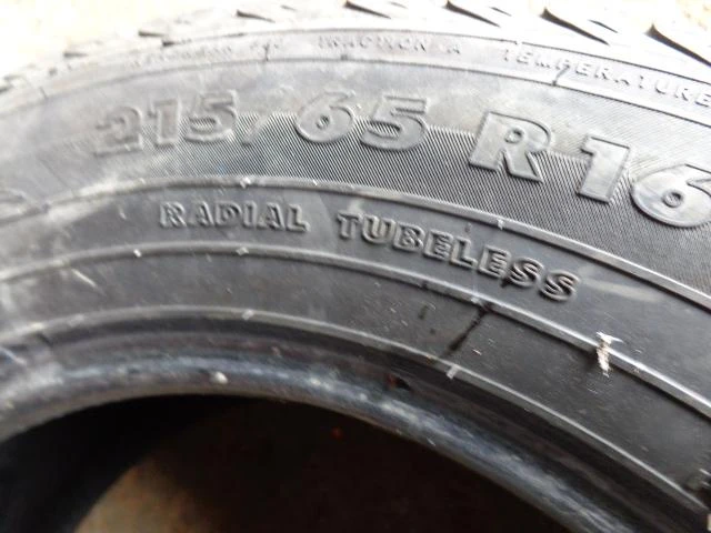 Гуми Зимни 215/65R16, снимка 14 - Гуми и джанти - 18333865