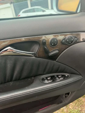 Mercedes-Benz E 320, снимка 8