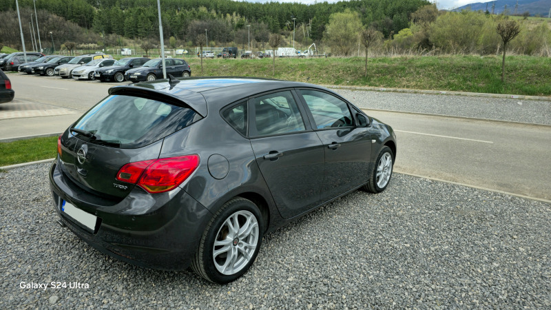 Opel Astra 1.6 Turbo  * С ГАЗ* , снимка 6 - Автомобили и джипове - 45326739