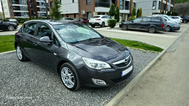 Opel Astra 1.6 Turbo  * С ГАЗ* , снимка 1 - Автомобили и джипове - 47602018