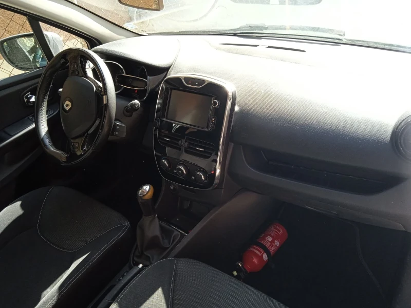 Renault Clio 1.5dCi, снимка 5 - Автомобили и джипове - 47636857