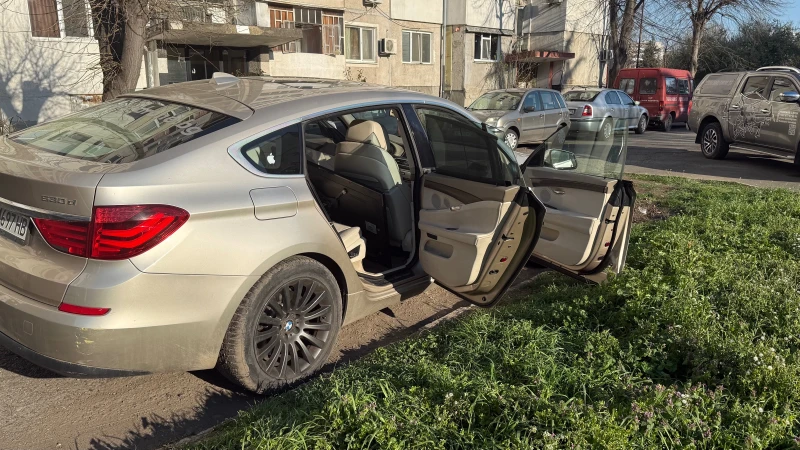 BMW 5 Gran Turismo 530D, снимка 10 - Автомобили и джипове - 49593817