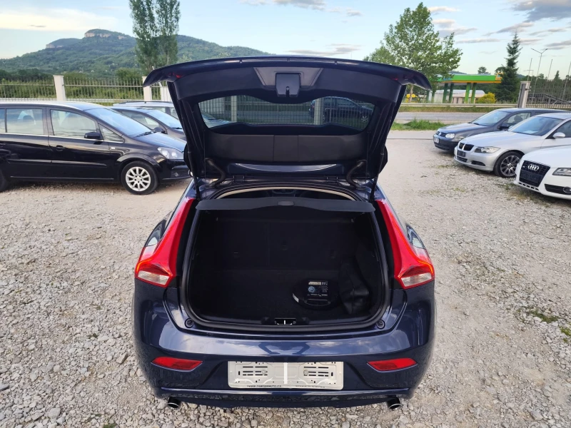 Volvo V40 1.6 бензин Реални 77478 к, снимка 7 - Автомобили и джипове - 50398072