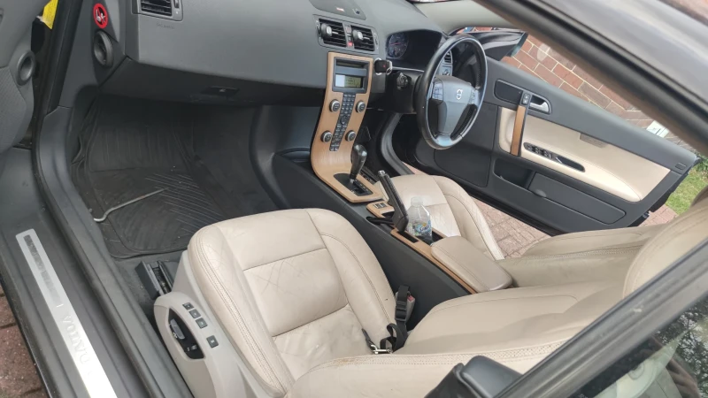 Volvo C70 T5, снимка 9 - Автомобили и джипове - 52058593