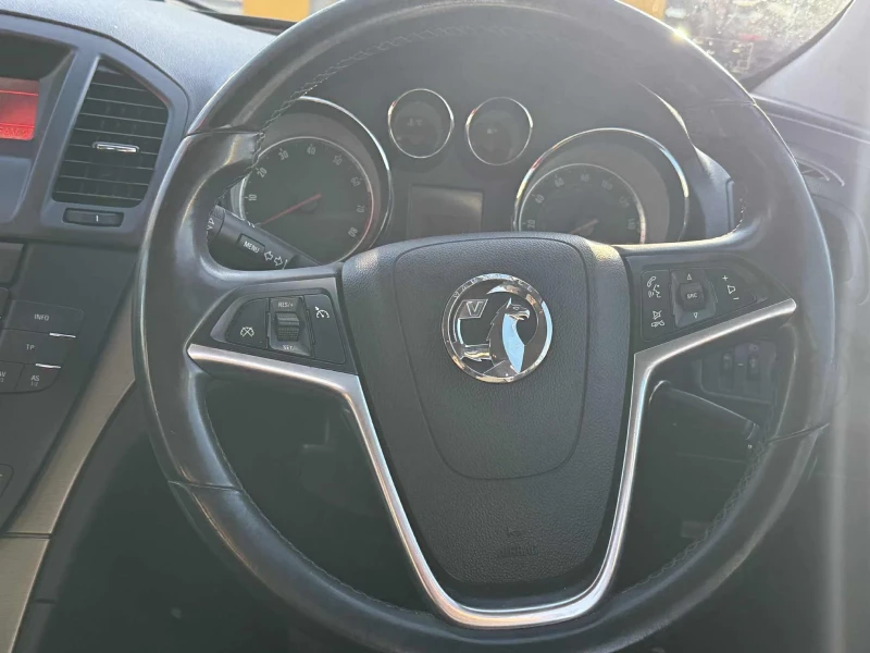 Opel Insignia, снимка 8 - Автомобили и джипове - 51690022