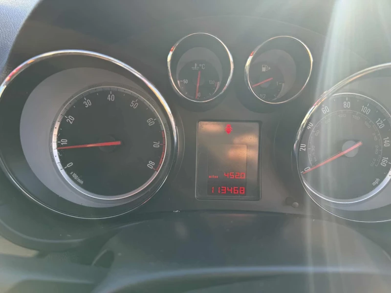 Opel Insignia, снимка 13 - Автомобили и джипове - 51690022