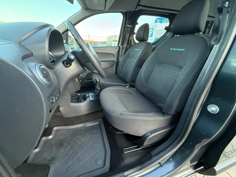 Dacia Dokker STEPWAY 1.5DCi 90кс * Навигация* * Климатик* , снимка 13 - Автомобили и джипове - 52003543