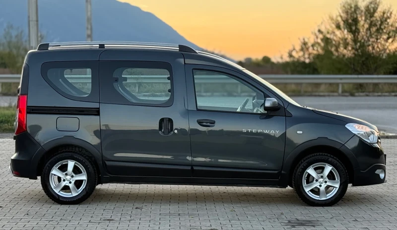 Dacia Dokker STEPWAY 1.5DCi 90кс * Навигация* * Климатик* , снимка 8 - Автомобили и джипове - 52003543