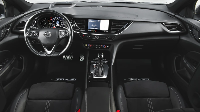 Opel Insignia Sports Tourer 2.0 CDTI Ultimate Automatic, снимка 12 - Автомобили и джипове - 52391909