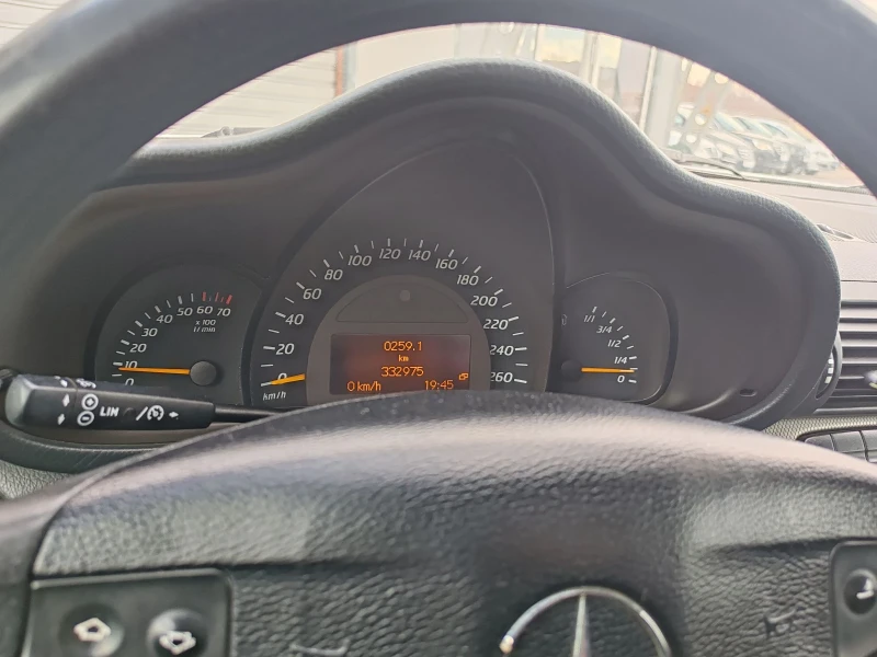 Mercedes-Benz C 180 130к.с. ГАЗ, снимка 12 - Автомобили и джипове - 53123405