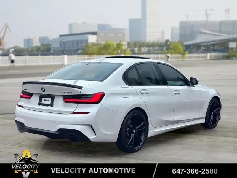 BMW 330 M-pkg* Keyless* Apple Carplay* Wireless* BackupCam, снимка 5 - Автомобили и джипове - 53189803