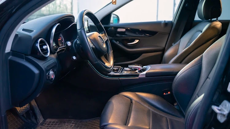 Mercedes-Benz C 220 AMG Line - изображение 5