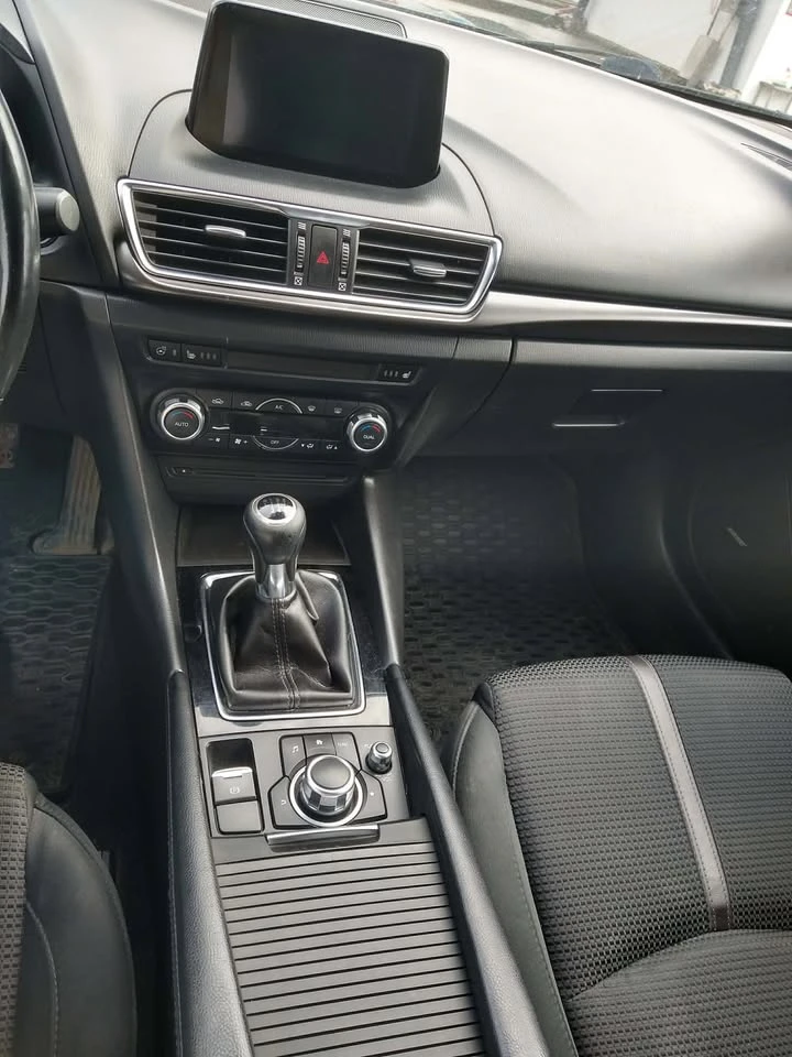 Mazda 3, снимка 12 - Автомобили и джипове - 53934665
