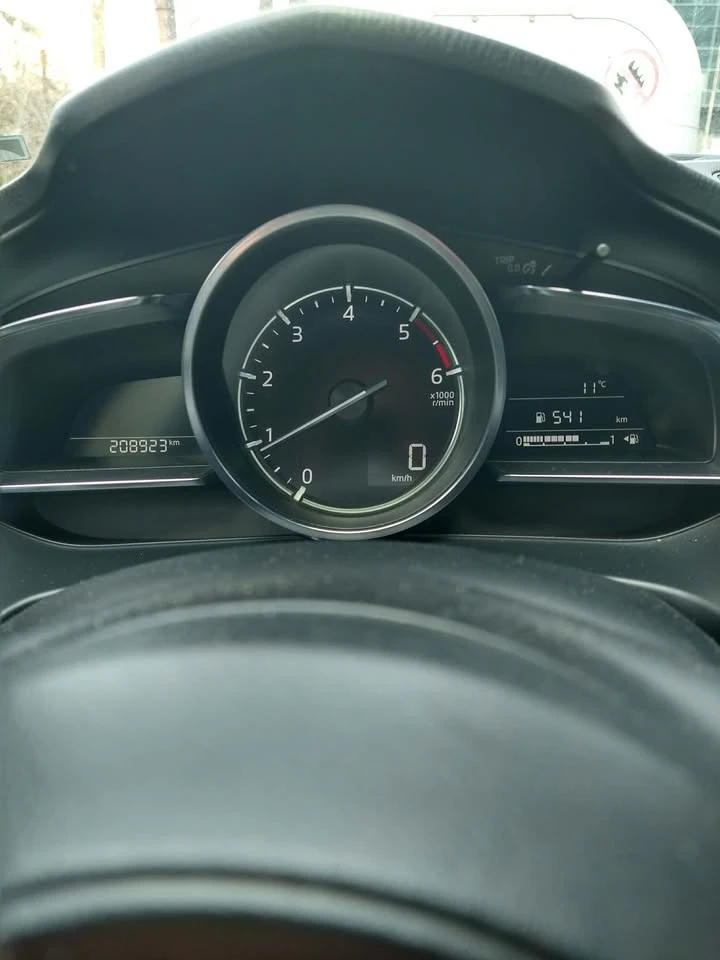 Mazda 3, снимка 11 - Автомобили и джипове - 53934665