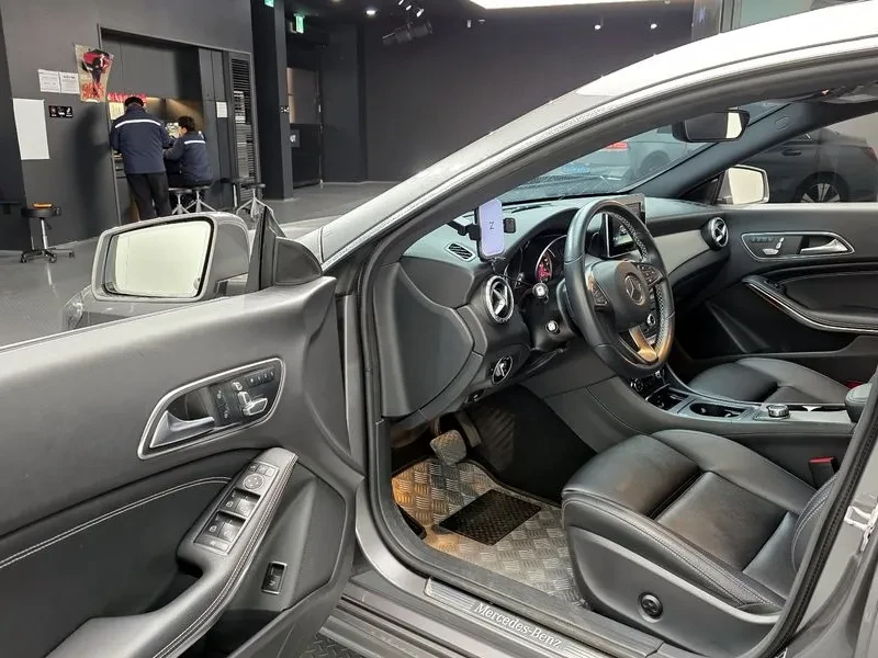 Mercedes-Benz CLA 2.5 | Mobile.bg � ����������� 11