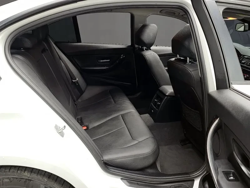 BMW 320 d, снимка 11 - Автомобили и джипове - 54590242