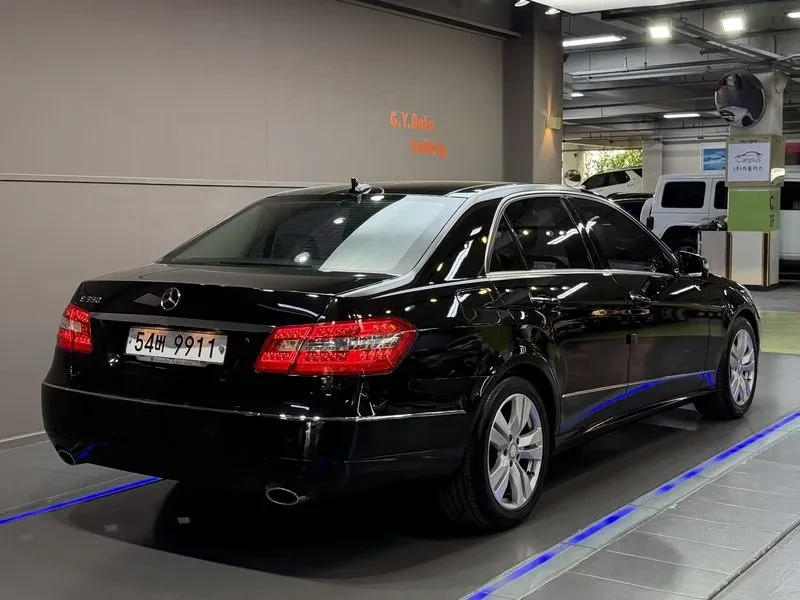 Mercedes-Benz E 350 W212, снимка 2 - Автомобили и джипове - 55895782