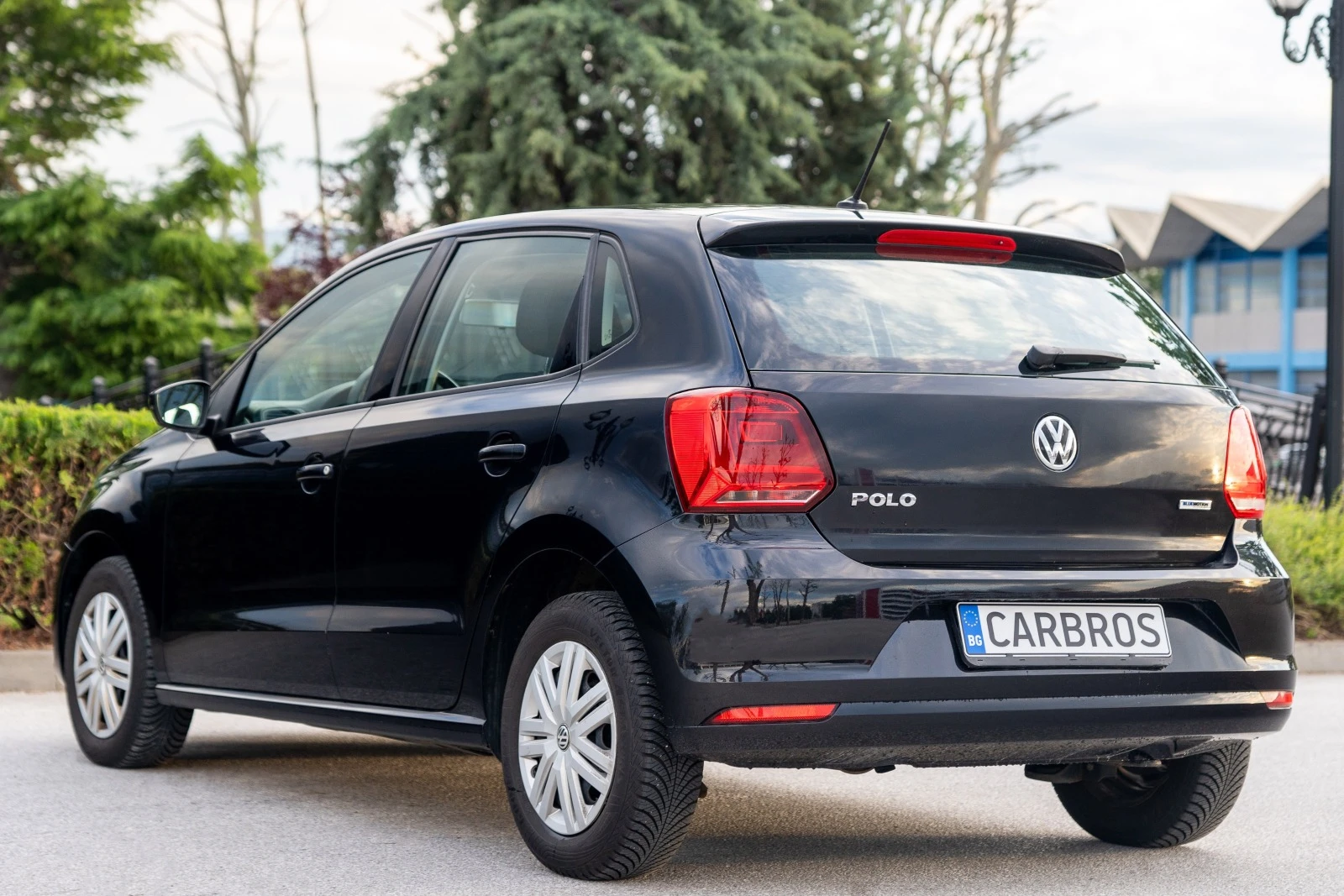 VW Polo 1.0i 75 к.с. Facelift - изображение 5