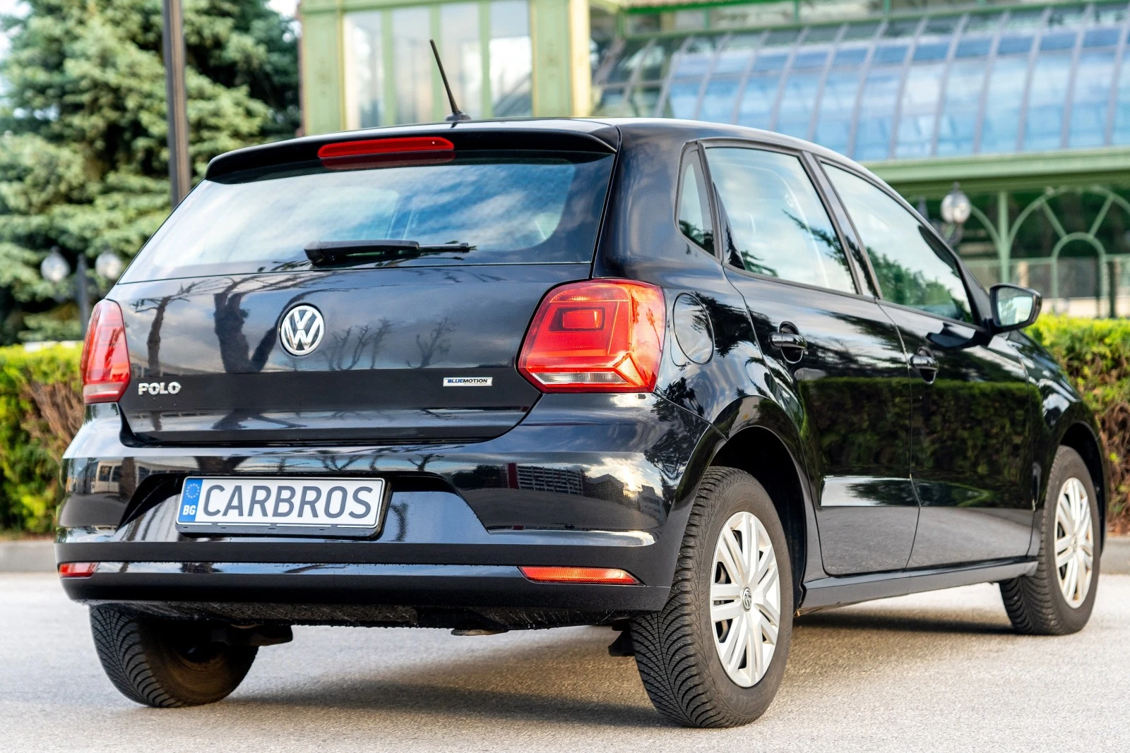 VW Polo 1.0i 75 к.с. Facelift - изображение 7