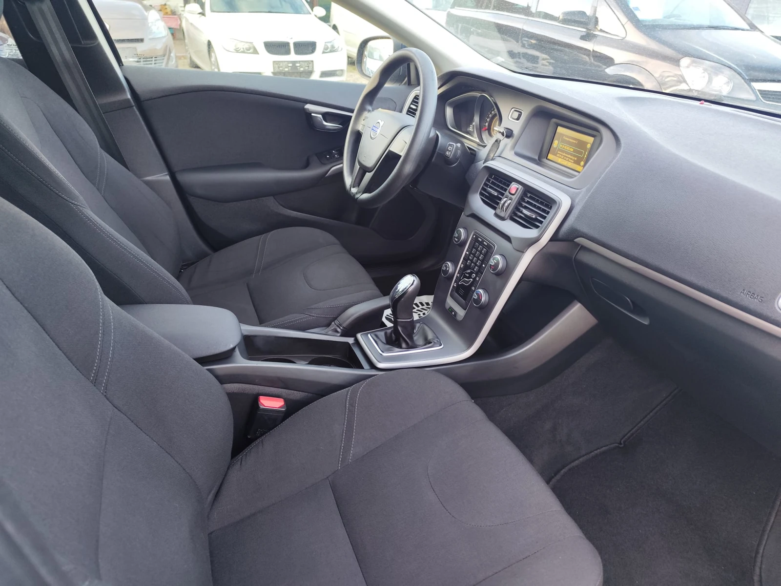 Volvo V40 1.6 бензин Реални 77478 к | Mobile.bg — изображение 12