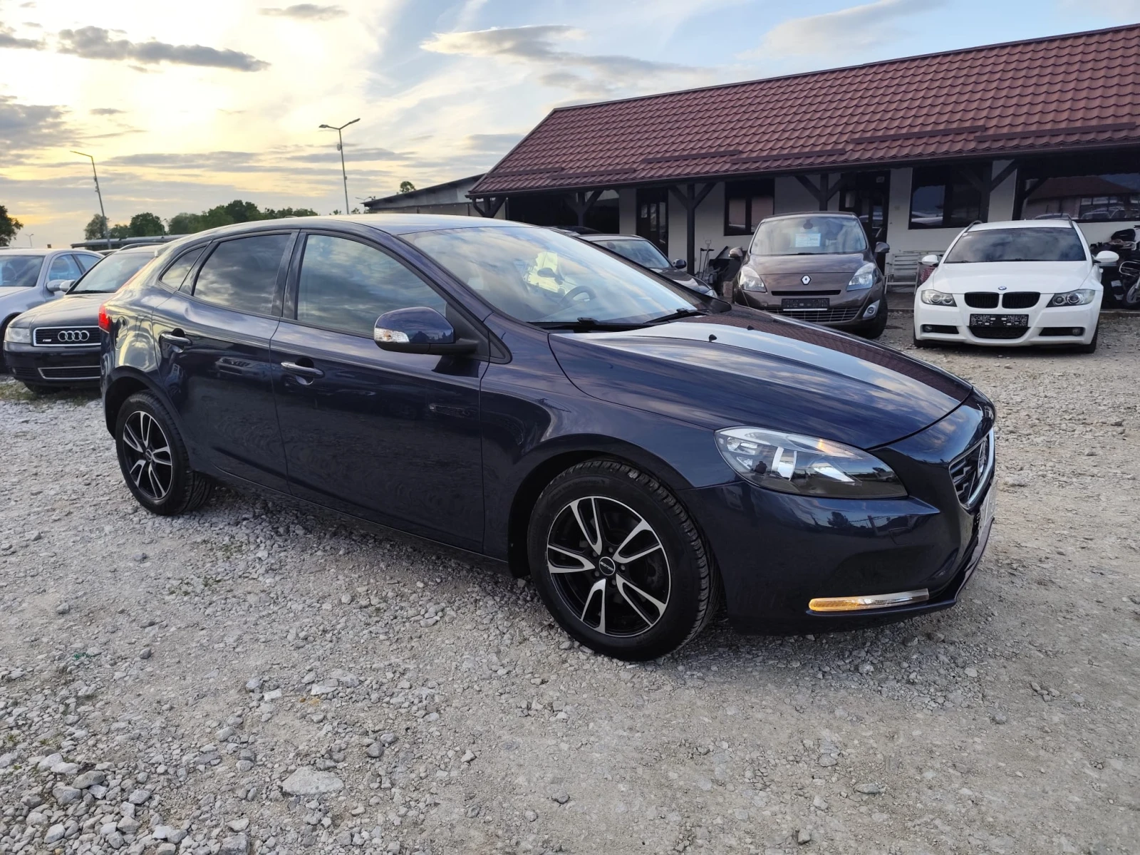 Volvo V40 1.6 бензин Реални 77478 к - изображение 3