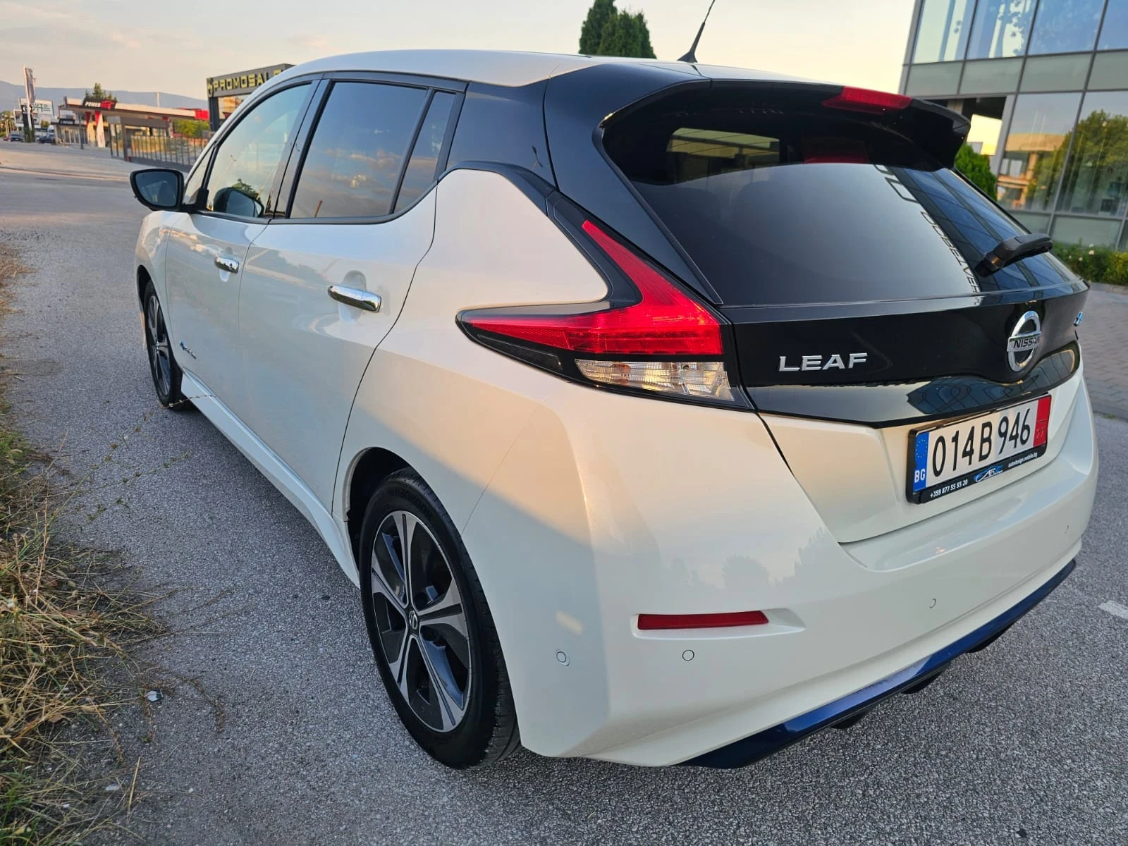 Nissan Leaf  FULL SERVICE* 360* BOSE* TEKNA* DIST* FULL LED - изображение 5