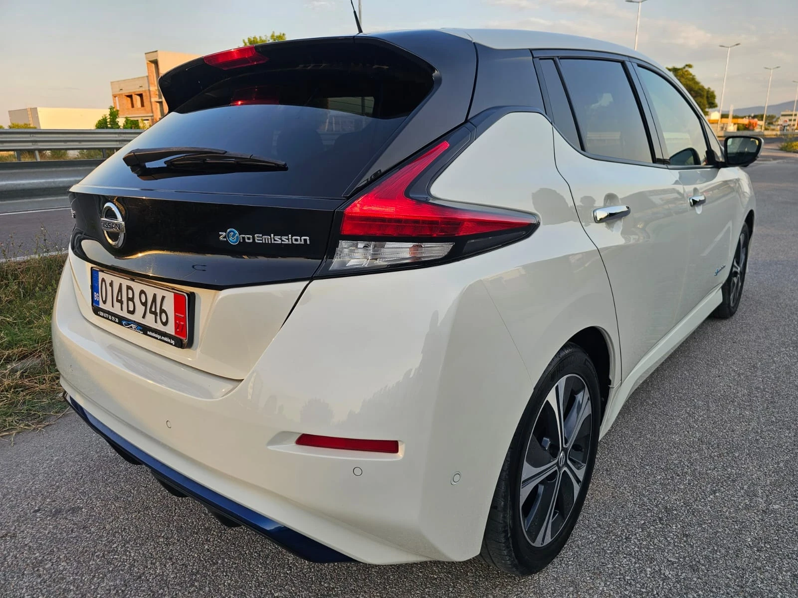 Nissan Leaf  FULL SERVICE* 360* BOSE* TEKNA* DIST* FULL LED - изображение 4