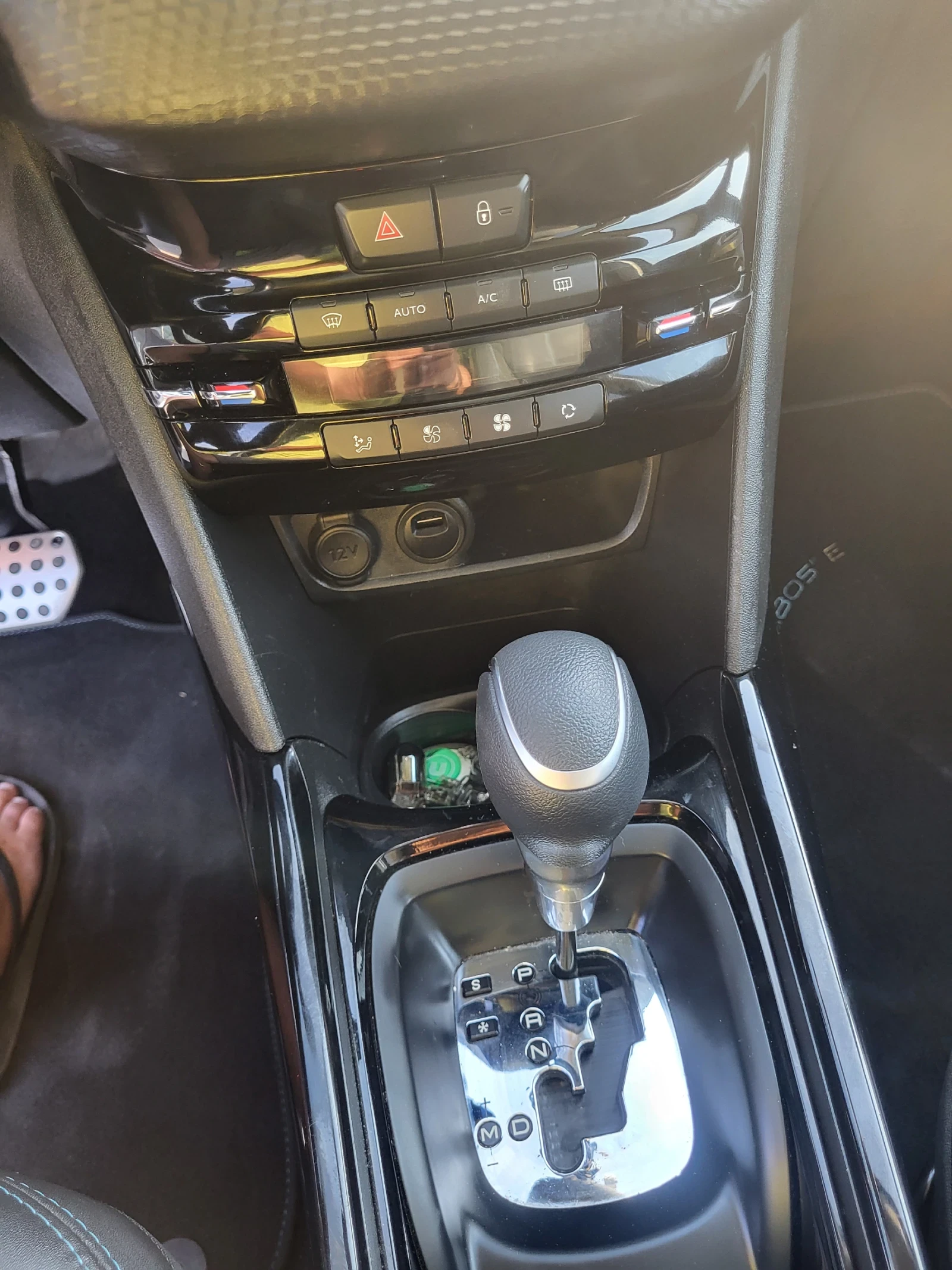 Peugeot 2008 1.2 - изображение 9