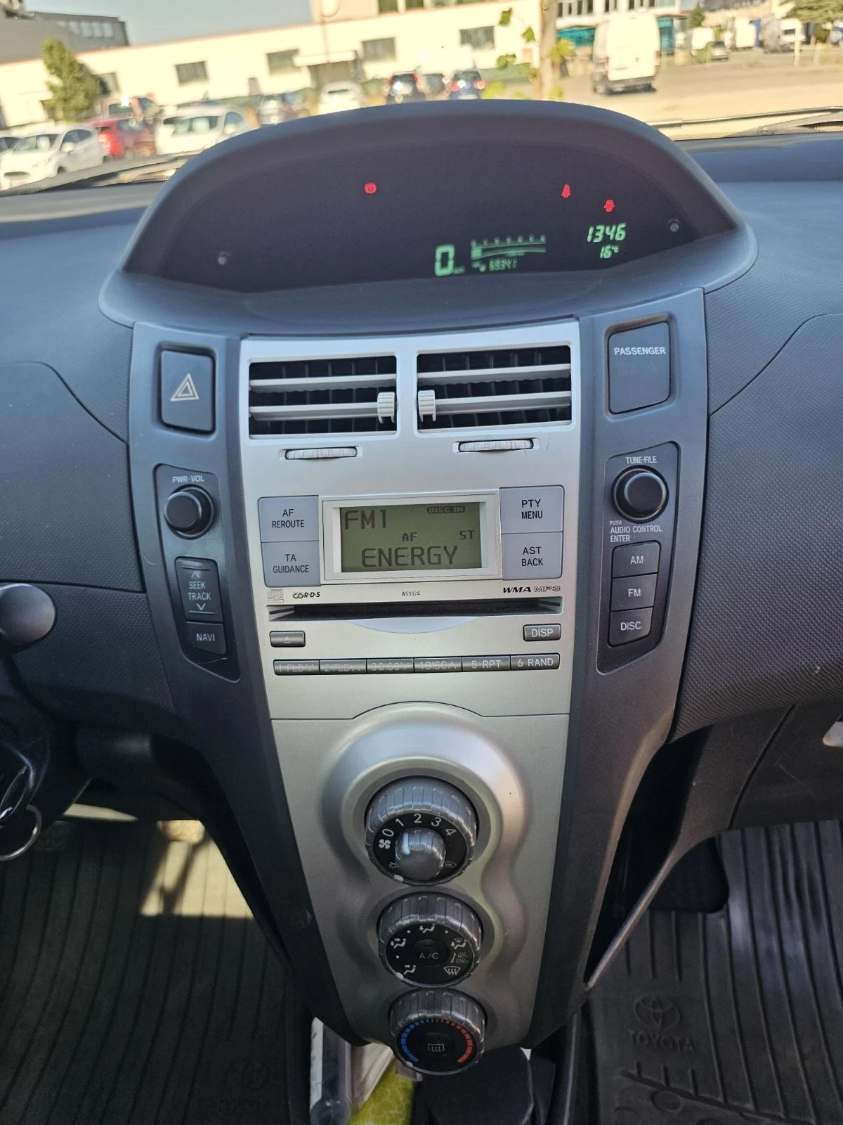 Toyota Yaris  - изображение 5