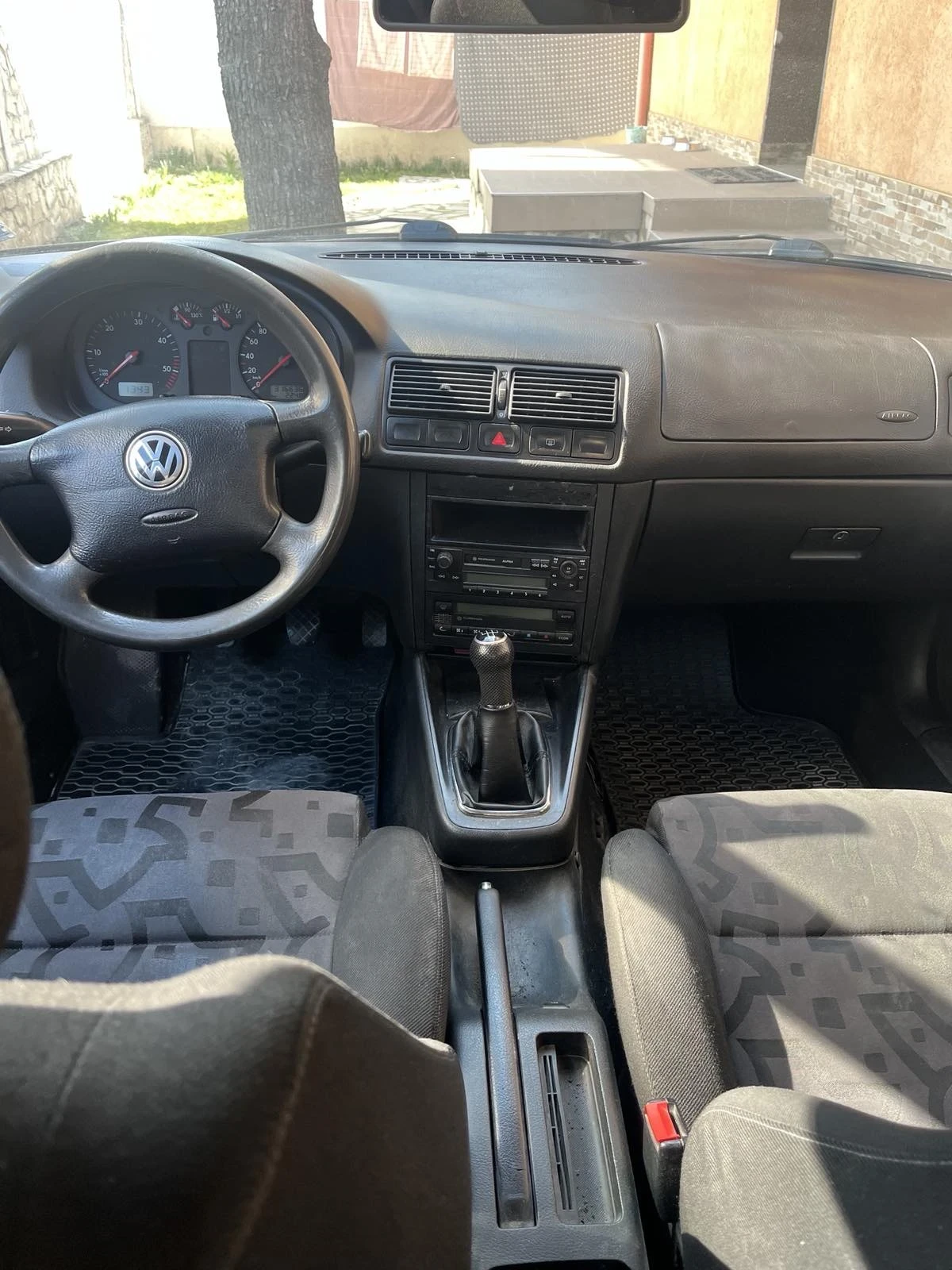 VW Golf, снимка 6 - Автомобили и джипове - 53761938