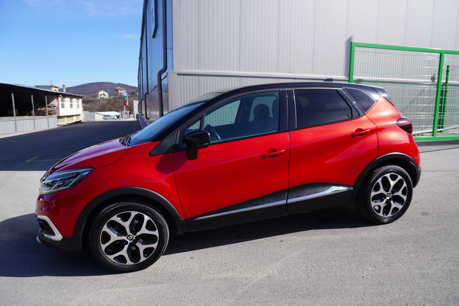 Renault Captur 1.5dCi/INTENS/FACELIFT/DUAL-TONE, снимка 2 - Автомобили и джипове - 53765491