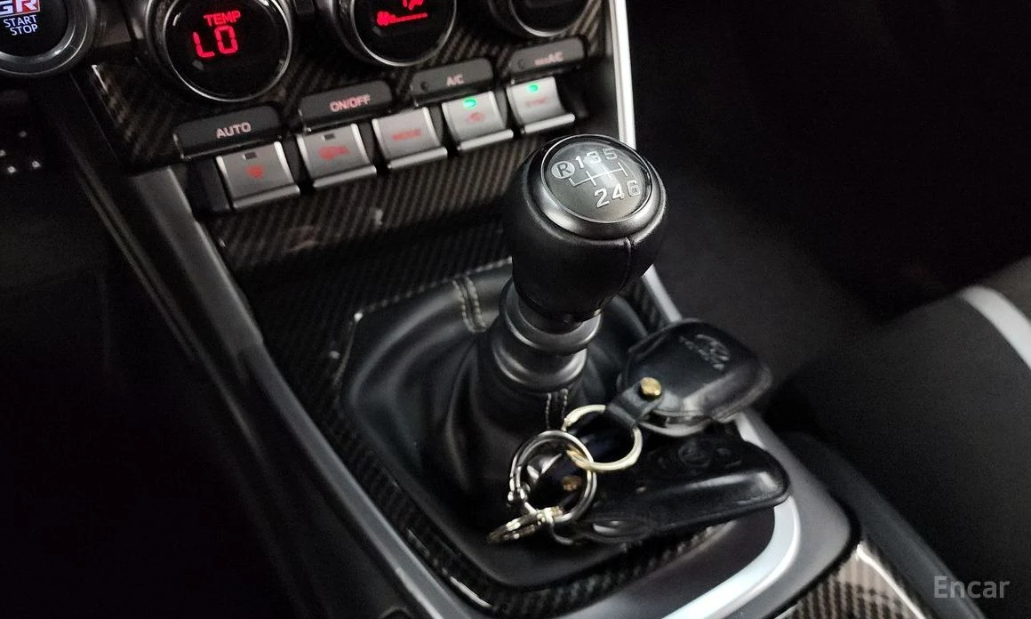 Toyota GR86 2.4* PREMIUM* ПОДГРЕВ* КАМЕРА* КЕЙЛЕС* CARBON* , снимка 13 - Автомобили и джипове - 54197133