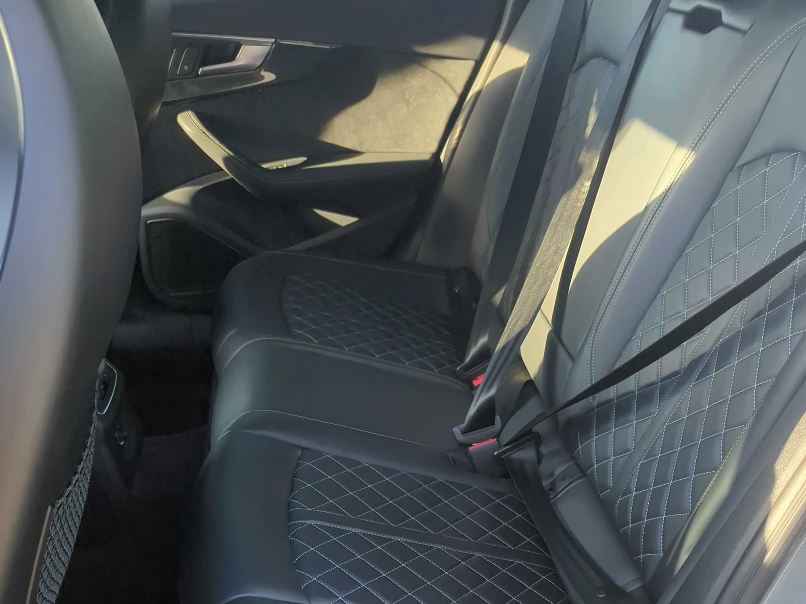 Audi S4 Technik/B&O/Distronic, снимка 10 - Автомобили и джипове - 54429861