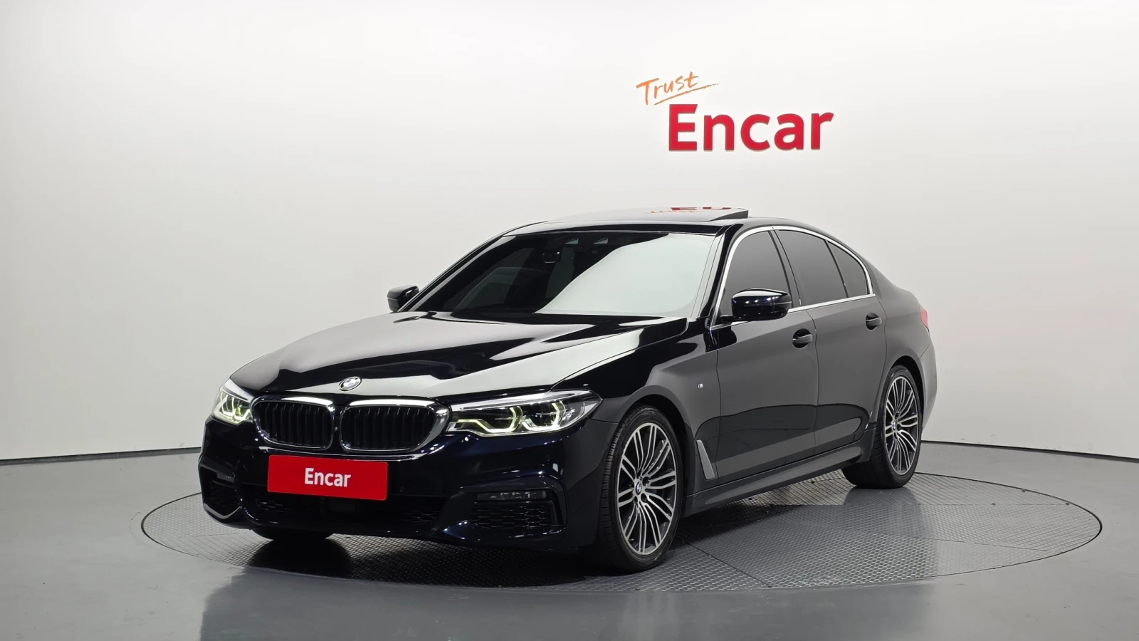 BMW 530 М ПАКЕТ/360 КАМ/ОБДУХПОДГРЕВ/ШИБЕДАХ/ПАМЕТ/HUD/, снимка 2 - Автомобили и джипове - 55049671