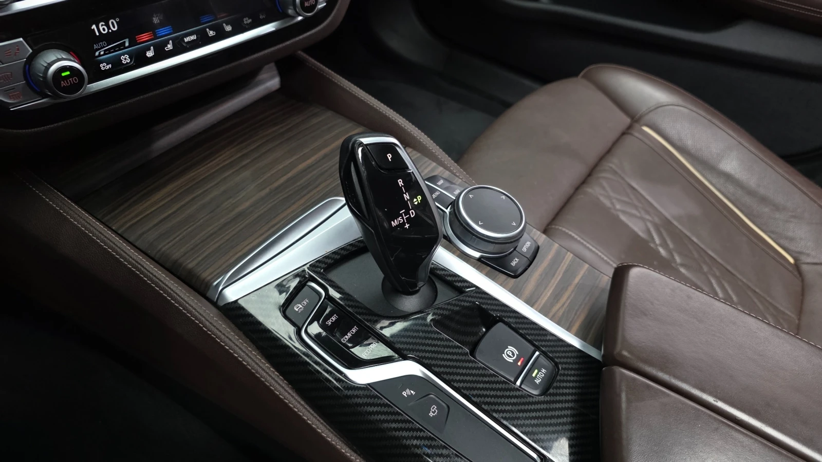 BMW 530 М ПАКЕТ/360 КАМ/ОБДУХПОДГРЕВ/ШИБЕДАХ/ПАМЕТ/HUD/, снимка 7 - Автомобили и джипове - 55049671