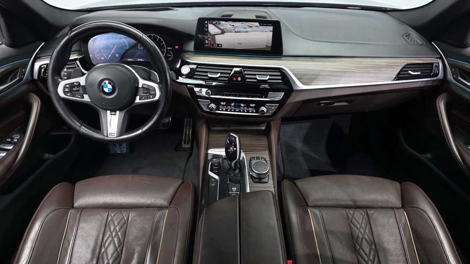 BMW 530 М ПАКЕТ/360 КАМ/ОБДУХПОДГРЕВ/ШИБЕДАХ/ПАМЕТ/HUD/, снимка 5 - Автомобили и джипове - 55049671