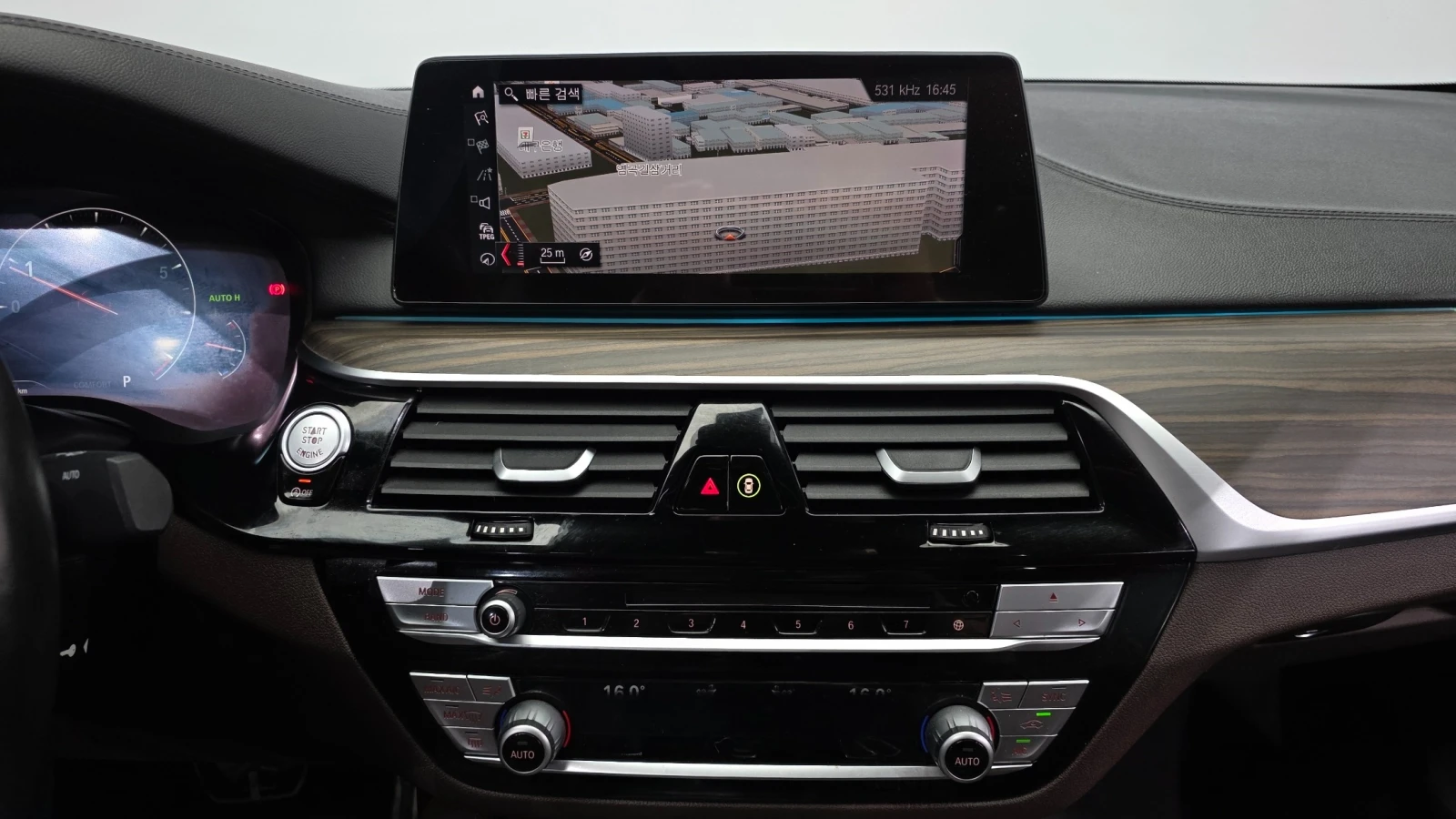 BMW 530 М ПАКЕТ/360 КАМ/ОБДУХПОДГРЕВ/ШИБЕДАХ/ПАМЕТ/HUD/, снимка 12 - Автомобили и джипове - 55049671