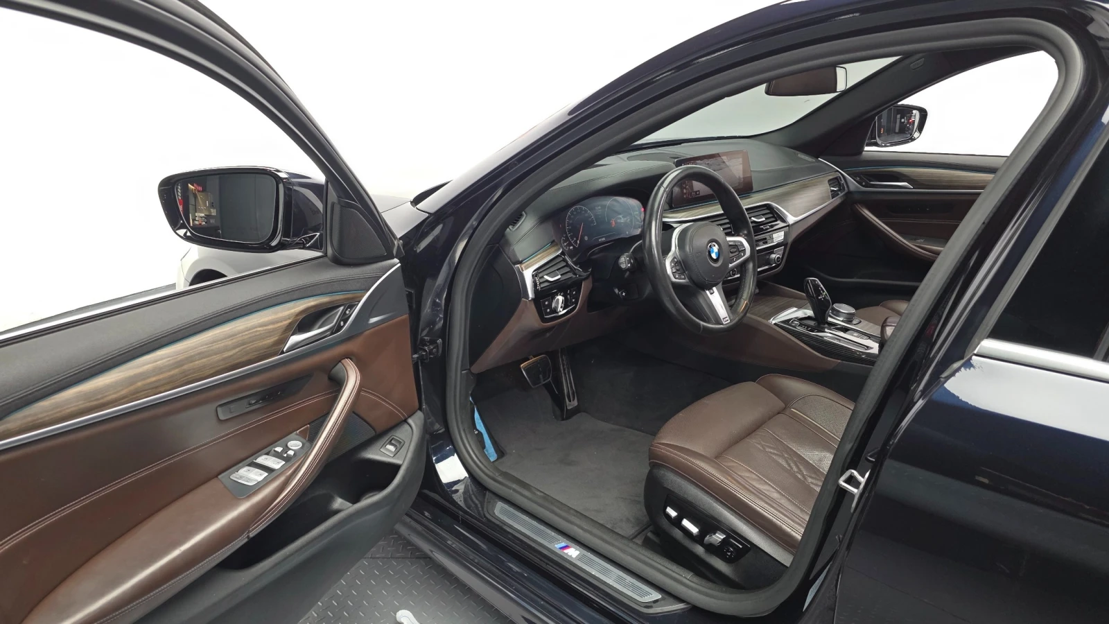 BMW 530 М ПАКЕТ/360 КАМ/ОБДУХПОДГРЕВ/ШИБЕДАХ/ПАМЕТ/HUD/, снимка 8 - Автомобили и джипове - 55049671