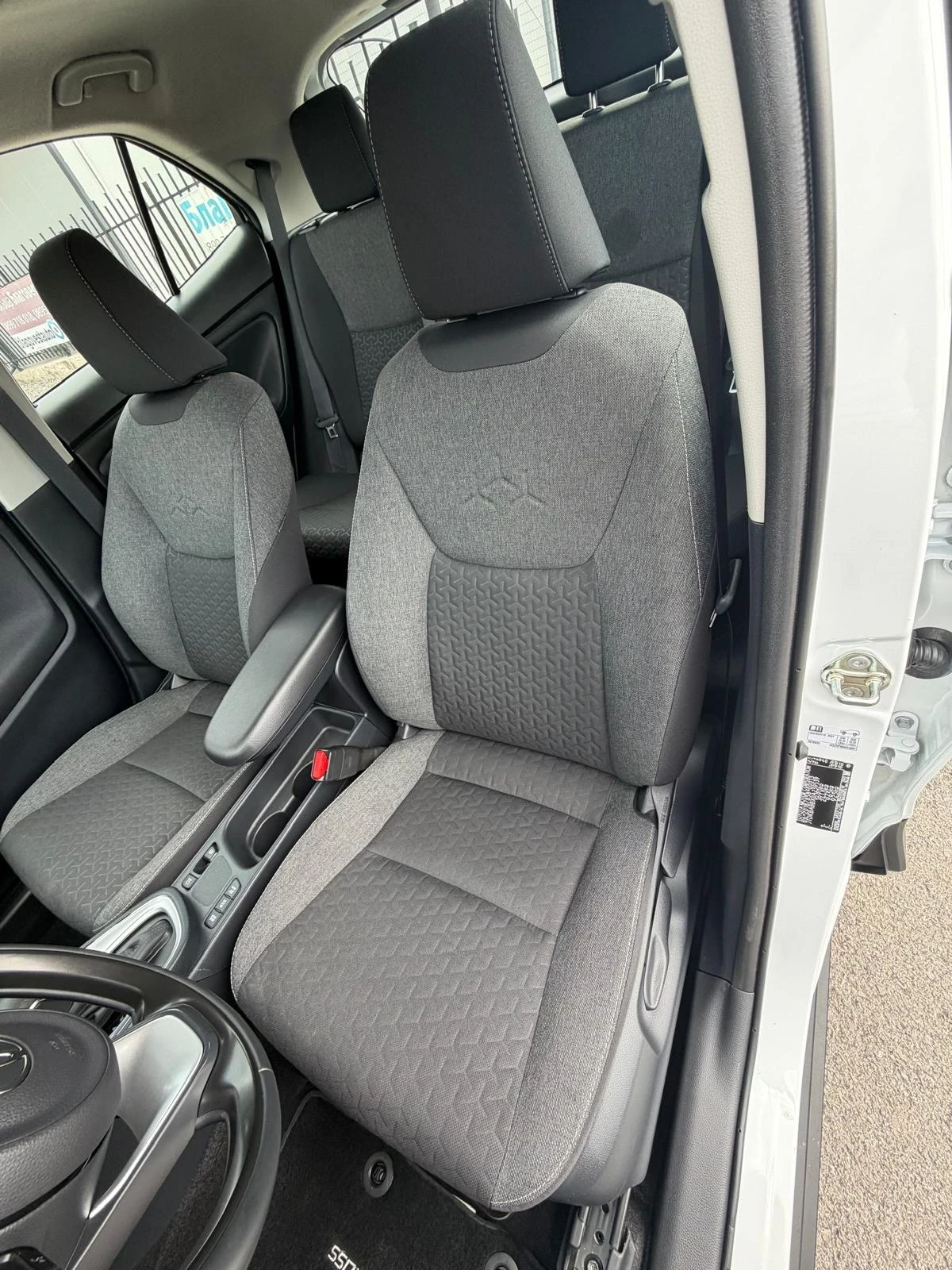 Toyota Yaris Cross 1.5 HYBRID , снимка 13 - Автомобили и джипове - 55426040
