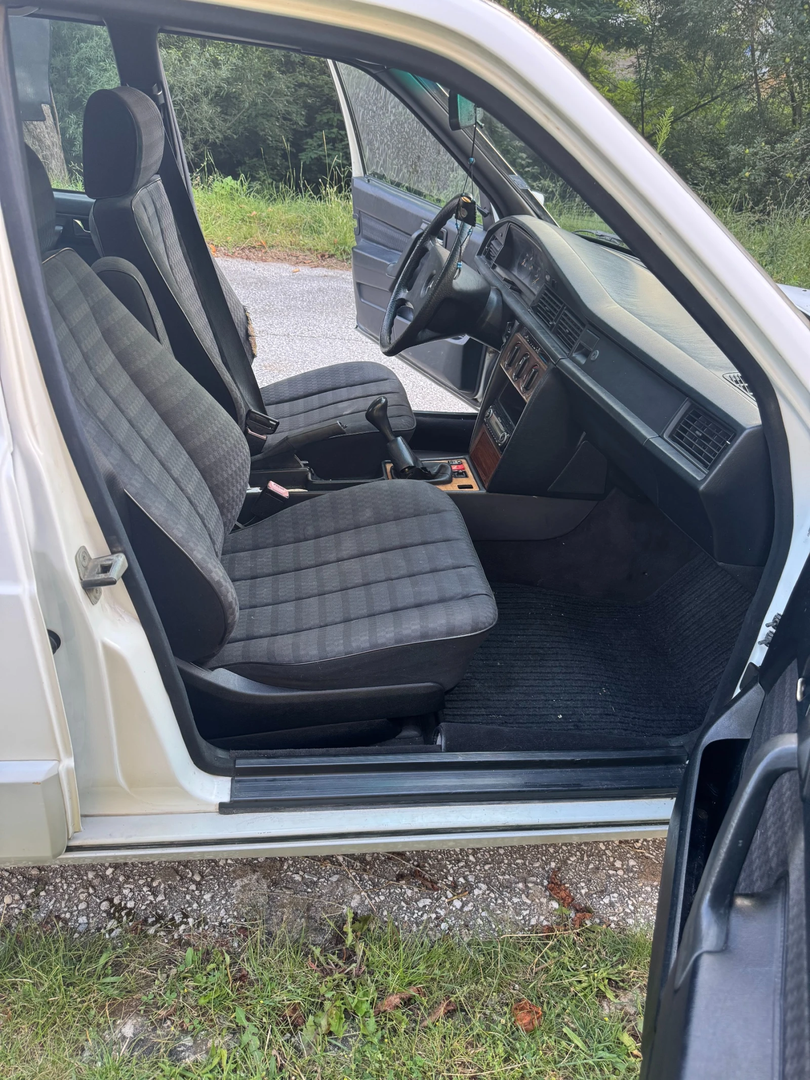 Mercedes-Benz 190, снимка 10 - Автомобили и джипове - 55524058