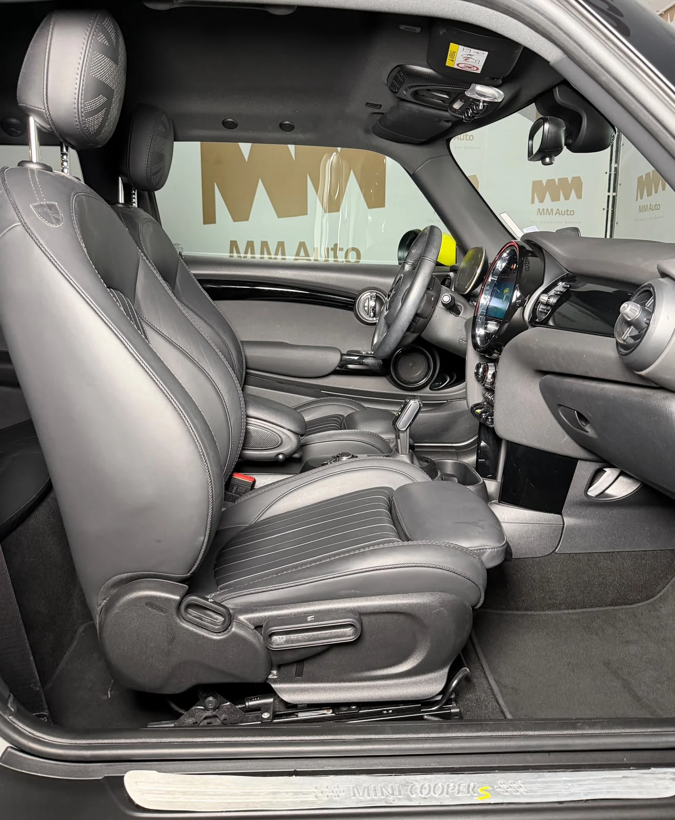 Mini Cooper SE* Keyless* HuD* Navi, снимка 9 - Автомобили и джипове - 55650898