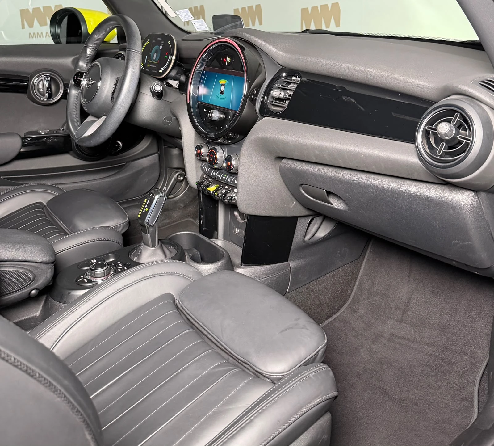 Mini Cooper SE* Keyless* HuD* Navi, снимка 10 - Автомобили и джипове - 55650898