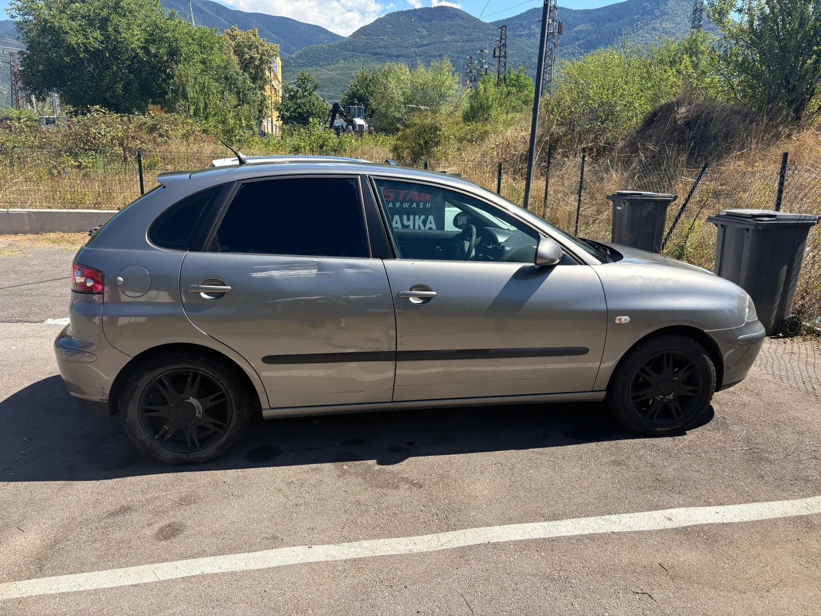 Seat Ibiza 1.4 16V 75 к.с. Бензин/Газ, снимка 3 - Автомобили и джипове - 55681040