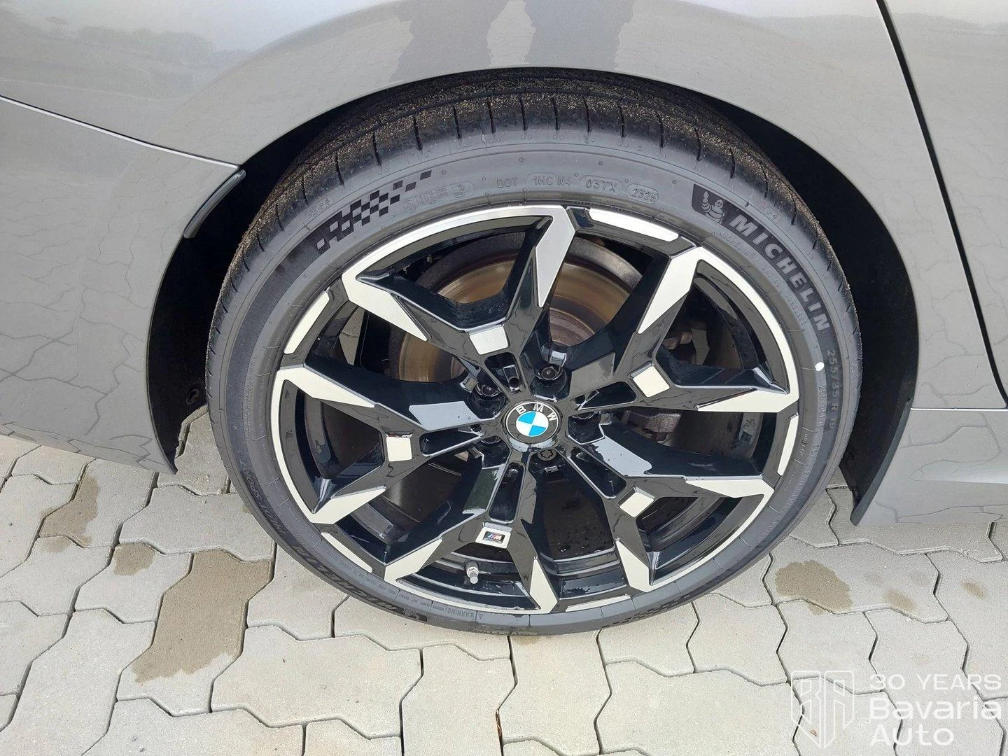 BMW 320 i Sportautomatic, снимка 12 - Автомобили и джипове - 56506243
