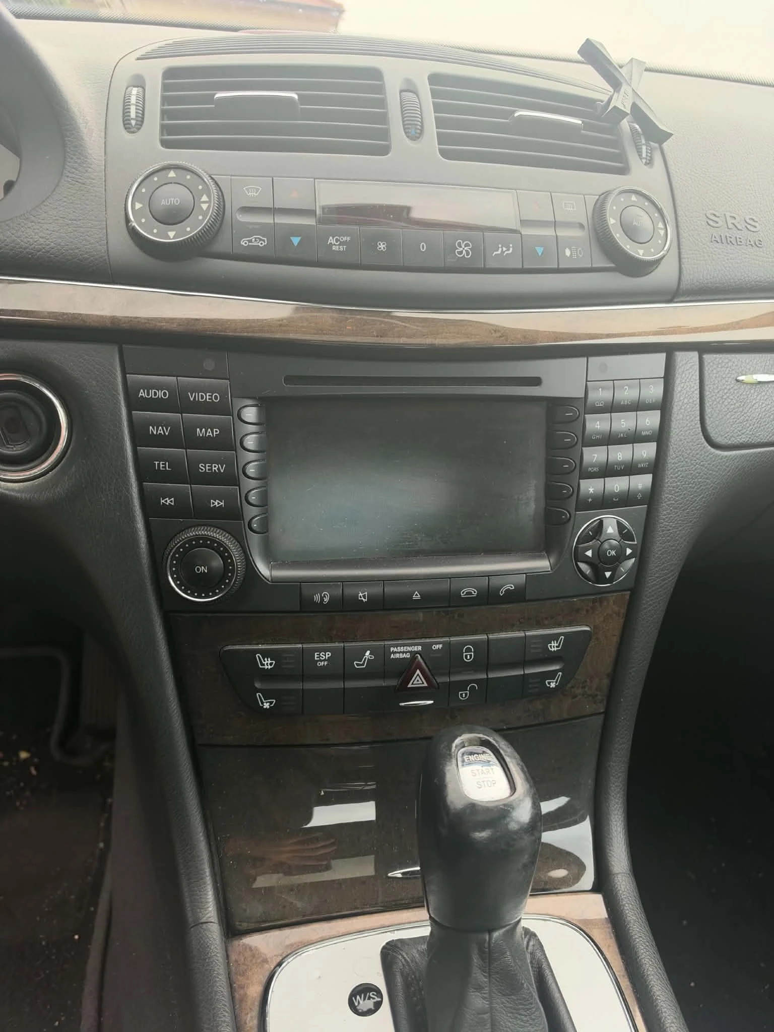 Mercedes-Benz E 320, снимка 7 - Автомобили и джипове - 56658918