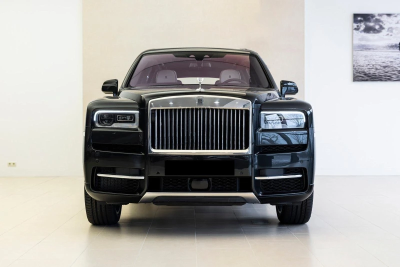 Rolls-Royce Cullinan 6.7 V12/ HEAD UP/ PANO/ TV/, снимка 2 - Автомобили и джипове - 51595198